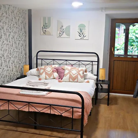 La Casina De Aballe بيت للعطل *